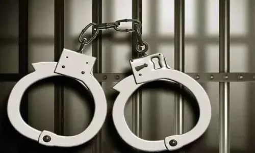 ഗള്‍ഫിലേക്ക് വിസ വാഗ്ദാനം ചെയ്ത് 17 പവന്‍ സ്വര്‍ണവും ഐഫോണും തട്ടിയെടുത്തു; സംസാരശേഷി ഇല്ലാത്ത ദമ്പതികളെ കബളിപ്പിച്ച് തട്ടിപ്പ് നടത്തിയ യുവാവ് അറസ്റ്റില്‍