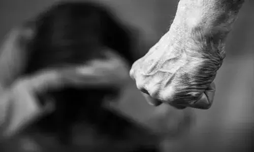 മൂന്നാറില്‍ ആക്രമിക്കപ്പെട്ടത് കൊല്ലം സ്വദേശിയായ വിനോദ സഞ്ചാരി; തട്ടുകടക്കാരന്‍ യുവാവിനെ ആക്രമിച്ചത് ഭക്ഷണം വൈകിയത് ചോദ്യം ചെയ്തതിന്