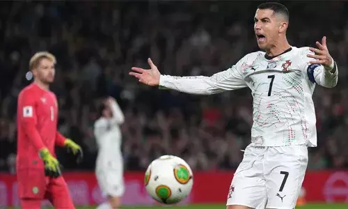 ക്രിസ്റ്റ്യാനോ റൊണാൾഡോയ്ക്ക് റെഡ് കാർഡ്; ലോകകപ്പിൽ ആദ്യ മത്സരം നഷ്ടമാകും; യോഗ്യതാ മത്സരത്തിൽ പോർച്ചുഗലിന് തോൽവി; അയർലണ്ടിന്റെ ജയം എതിരില്ലാത്ത രണ്ട് ഗോളുകൾക്ക്