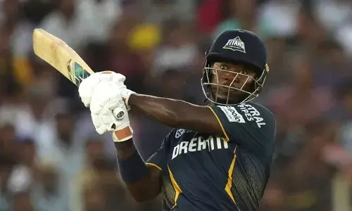 കൂറ്റനടികൾക്ക് പേരുകേട്ട ഇടംകയ്യൻ വിൻഡീസ് താരം; ടീമിലെത്തിച്ചത് പൊള്ളാർഡിന്റെ പകരക്കാരനായി; ഷെർഫെയ്ൻ റുതർഫോർഡ് അടുത്ത സീസണിൽ മുംബൈ ഇന്ത്യൻസിന്റെ ഫിനിഷർ?