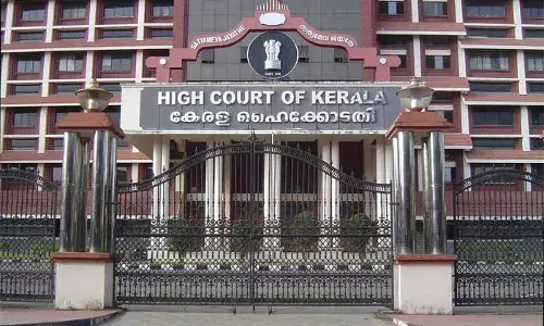 ശബരിമല സ്വര്‍ണക്കൊള്ള: മുന്‍ ദേവസ്വം സെക്രട്ടറി ജയശ്രീയുടെ അറസ്റ്റ് തടഞ്ഞ് ഹൈക്കോടതി; മുന്‍കൂര്‍ ജാമ്യാപേക്ഷ ചൊവ്വാഴ്ച്ച വീണ്ടും പരിഗണിക്കും