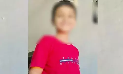 കളിക്കുന്നതിനിടെ അയയിൽ കിടന്ന തോർത്ത് അറിയാതെ കഴുത്തിൽ കുരുങ്ങി അപകടം; പാലക്കാട് ഒമ്പതു വയസുകാരന് ദാരുണാന്ത്യം; വേദന താങ്ങാൻ കഴിയാതെ ഉറ്റവർ