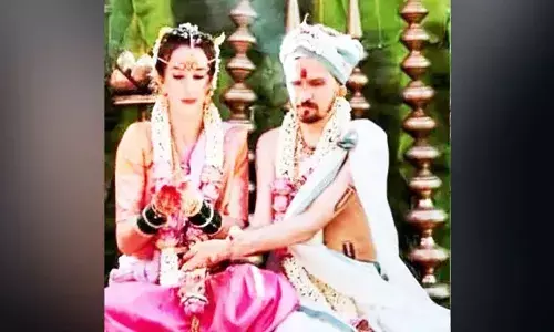 ഫ്രഞ്ച് യുവാവും റഷ്യന്‍ യുവതിയും കൊല്ലൂരില്‍ വിവാഹിതരായി;  പരമ്പരാഗത ഹിന്ദു ആചാര പ്രകാരം ചടങ്ങ്