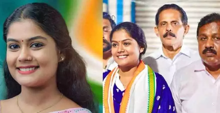 വൈഷ്ണ സുരേഷിന്റെ പേര് വോട്ടര് പട്ടികയില് നിന്ന് തിരഞ്ഞെടുപ്പ് കമ്മിഷന് നീക്കി; മുട്ടട വാര്ഡില് കോണ്ഗ്രസിന് തിരിച്ചടി വൈഷ്ണ സുരേഷിന്റെ പേര് വോട്ടര് പട്ടികയില് നിന്ന് തിരഞ്ഞെടുപ്പ് കമ്മിഷന് നീക്കി; മുട്ടട വാര്ഡില് കോണ്ഗ്രസിന് തിരിച്ചടി