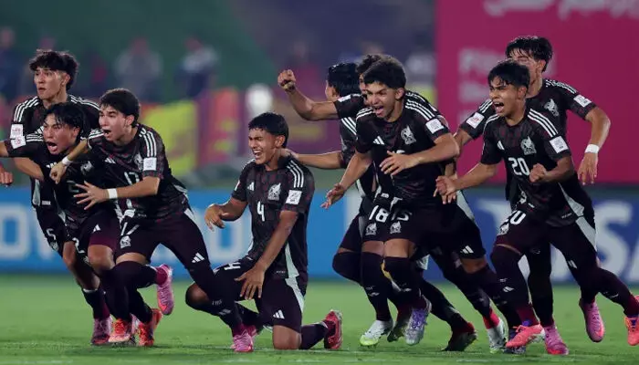 ഹീറോയായി ഗോൾകീപ്പർ സാന്റിയാഗോ ലോപ്പസ്; പെനാൽറ്റി ഷൂട്ടൗട്ടിൽ മെക്സിക്കോയ്ക്ക് ജയം; അർജൻ്റീനയെ പരാജയപ്പെടുത്തി അണ്ടർ 17 ഫിഫാ ലോകകപ്പിൽ പ്രീ-ക്വാർട്ടറിൽ