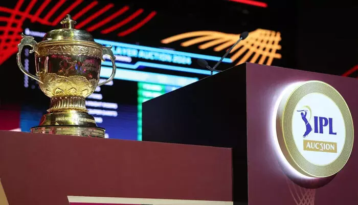 മിനി ലേലത്തിൽ ഏറ്റവും കൂടുതൽ തുക കൊൽക്കത്ത നൈറ്റ് റൈഡേഴ്സിന്; കുറവ് മുംബൈയ്ക്ക്; ഐപിഎൽ ടീമുകൾ നിലനിര്ത്തിയ താരങ്ങളെ അറിയാം മിനി ലേലത്തിൽ ഏറ്റവും കൂടുതൽ തുക കൊൽക്കത്ത നൈറ്റ് റൈഡേഴ്സിന്; കുറവ് മുംബൈയ്ക്ക്; ഐപിഎൽ ടീമുകൾ നിലനിര്ത്തിയ താരങ്ങളെ അറിയാം