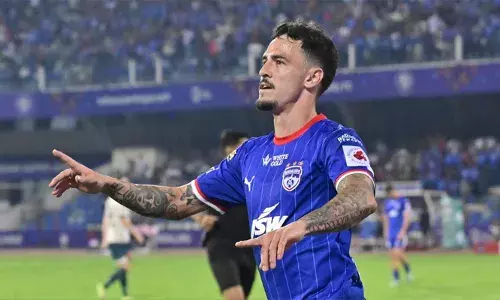 ഏഷ്യൻ കപ്പ് 2027 യോഗ്യതാ മത്സരത്തിനുള്ള 23 അംഗ ഇന്ത്യൻ ടീമിനെ പ്രഖ്യാപിച്ചു; ഖാലിദ് ജമീലിന്റെ ടീമിൽ ഇടം നേടി റയാൻ വില്യംസ്; അനുമതി കാത്ത് ഓസ്ട്രേലിയൻ വംശജൻ