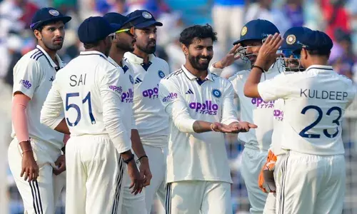 എറിഞ്ഞു വീഴ്ത്തി ജഡേജ; രണ്ടാം ഇന്നിംഗ്‌സിൽ തകർന്നടിഞ്ഞ് ദക്ഷിണാഫ്രിക്ക; രണ്ടാം ദിനം കളി അവസാനിക്കുമ്പോൾ പ്രോട്ടീസിന് നഷ്ടമായത് 7 വിക്കറ്റ്; 28 റൺസുമായി ക്രീസിൽ തെംബ ബാവൂമ