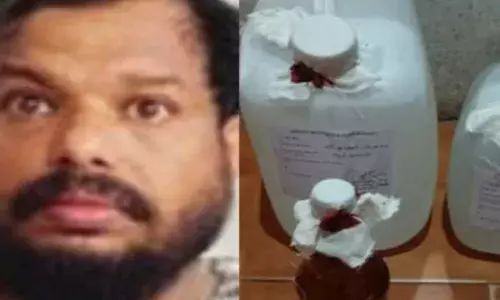 രഹസ്യ വിവരത്തിന്റെ അടിസ്ഥാനത്തിൽ പാഞ്ഞെത്തിയ എക്സൈസ്; വീടിന്റെ മുകള് നിലയില് ഒളിപ്പിച്ച നിലയിൽ കണ്ടത്; കൈയ്യോടെ പൊക്കി രഹസ്യ വിവരത്തിന്റെ അടിസ്ഥാനത്തിൽ പാഞ്ഞെത്തിയ എക്സൈസ്; വീടിന്റെ മുകള് നിലയില് ഒളിപ്പിച്ച നിലയിൽ കണ്ടത്; കൈയ്യോടെ പൊക്കി