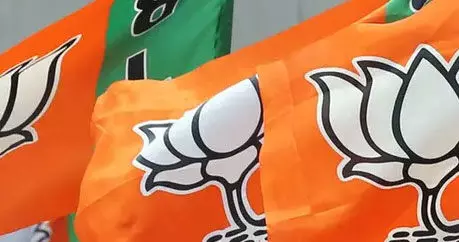 സ്ഥാനാര്ഥിത്വം ലഭിക്കാത്തതിന്റെ പേരില് തിരുവനന്തപുരത്ത് ബിജെപിയില് വീണ്ടും ആത്മഹത്യാശ്രമം; കൈഞരമ്പ് മുറിച്ചത് നെടുമങ്ങാട്ടെ ശാലിനി സ്ഥാനാര്ഥിത്വം ലഭിക്കാത്തതിന്റെ പേരില് തിരുവനന്തപുരത്ത് ബിജെപിയില് വീണ്ടും ആത്മഹത്യാശ്രമം; കൈഞരമ്പ് മുറിച്ചത് നെടുമങ്ങാട്ടെ ശാലിനി