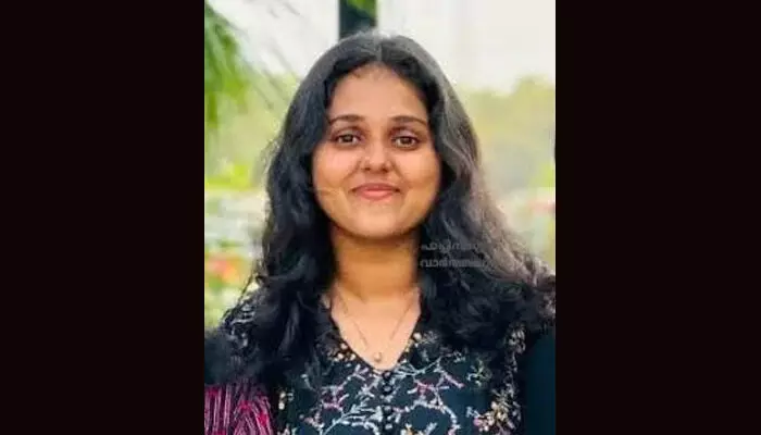 സ്‌കൂട്ടിയും ബുള്ളറ്റും കൂട്ടിയിടിച്ച് ചികിത്സയിലായിരുന്ന വിദ്യാര്‍ത്ഥിനി മരിച്ചു; മരണമടഞ്ഞത് കണ്ണൂരിലെ മണ്ടൂര്‍ സ്വദേശിനി മാളവിക