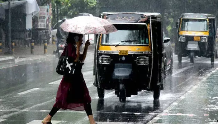 കേരളത്തിൽ വീണ്ടും മഴ ജാഗ്രത; വിവിധ ജില്ലകളിൽ യെല്ലോ അലർട്ട്; പുതിയ ന്യൂനമർദ്ദം രൂപപ്പെട്ടതിന് പിന്നാലെ മുന്നറിയിപ്പ് നൽകി കാലാവസ്ഥ വകുപ്പ് കേരളത്തിൽ വീണ്ടും മഴ ജാഗ്രത; വിവിധ ജില്ലകളിൽ യെല്ലോ അലർട്ട്; പുതിയ ന്യൂനമർദ്ദം രൂപപ്പെട്ടതിന് പിന്നാലെ മുന്നറിയിപ്പ് നൽകി കാലാവസ്ഥ വകുപ്പ്