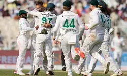 സ്പിന് കെണി ഒരുക്കി വെല്ലുവിളിച്ചു; അര്ധസെഞ്ചറിയുമായി തല ഉയര്ത്തി ബാവൂമ; പിന്നാലെ സ്വയം കുഴിച്ച കുഴിയില് കറങ്ങിവീണ് ഇന്ത്യ; ദക്ഷിണാഫ്രിക്കയ്ക്കെതിരെ 93 റണ്സിന് പുറത്ത്; കൊല്ക്കത്ത ടെസ്റ്റില് നാണംകെട്ട തോല്വി സ്പിന് കെണി ഒരുക്കി വെല്ലുവിളിച്ചു; അര്ധസെഞ്ചറിയുമായി തല ഉയര്ത്തി ബാവൂമ; പിന്നാലെ സ്വയം കുഴിച്ച കുഴിയില് കറങ്ങിവീണ് ഇന്ത്യ; ദക്ഷിണാഫ്രിക്കയ്ക്കെതിരെ 93 റണ്സിന് പുറത്ത്; കൊല്ക്കത്ത ടെസ്റ്റില് നാണംകെട്ട തോല്വി