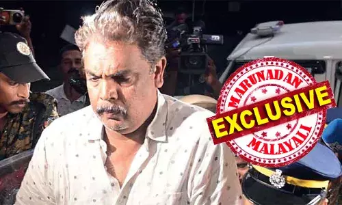 വാസുവിനും സുധീഷ് കുമാറിനുമൊപ്പം ചേര്ന്ന് സ്ത്രീ പ്രവേശനം ഉറപ്പാക്കിയത് മുരാരിയെന്ന സത്യം ഒടുവില് പെരുന്നയ്ക്കും ബോധ്യപ്പെട്ടു; മണിച്ചേട്ടനെ പാലമാക്കി മുന്നേറിയ പെരുന്നക്കാരന് ജയില് മോചനം എന്നെന്ന് ആര്ക്കും അറിയില്ല; എന് എസ് എസ് ആസ്ഥാനത്തെ ജോലിയില് ഭാര്യയ്ക്ക് നിര്ബന്ധിത അവധി; സ്വര്ണ്ണ കൊള്ളയില് ആ തേക്ക് കൊട്ടാരത്തിലെ രണ്ടു പേര്ക്കും ജോലി നഷ്ടം! വാസുവിനും സുധീഷ് കുമാറിനുമൊപ്പം ചേര്ന്ന് സ്ത്രീ പ്രവേശനം ഉറപ്പാക്കിയത് മുരാരിയെന്ന സത്യം ഒടുവില് പെരുന്നയ്ക്കും ബോധ്യപ്പെട്ടു; മണിച്ചേട്ടനെ പാലമാക്കി മുന്നേറിയ പെരുന്നക്കാരന് ജയില് മോചനം എന്നെന്ന് ആര്ക്കും അറിയില്ല; എന് എസ് എസ് ആസ്ഥാനത്തെ ജോലിയില് ഭാര്യയ്ക്ക് നിര്ബന്ധിത അവധി; സ്വര്ണ്ണ കൊള്ളയില് ആ തേക്ക് കൊട്ടാരത്തിലെ രണ്ടു പേര്ക്കും ജോലി നഷ്ടം!