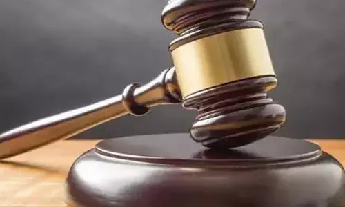 ഭര്‍ത്താവും പൊലീസും ജീവിതത്തില്‍ ഇടപെടുന്നത് തടയണമെന്ന് യുവതി; ആദ്യം വിവാഹമോചനം നേടു; ലിവ് ഇന്‍ ബന്ധത്തിലുള്ള ദമ്പതികള്‍ക്ക് പൊലീസ് സംരക്ഷണം നല്‍കാനാവില്ലെന്ന് അലഹബാദ് ഹൈക്കോടതി