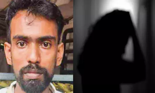 കുട്ടികൾ സ്കൂളിലേക്ക് പോകുന്നത് നോക്കി നിന്നു; വണ്ടിയുമായി അടുത്തെത്തി യുവാവിന്റെ അതിരുവിട്ട പ്രവർത്തി; ബന്ധുക്കളുടെ പരാതിയിൽ അറസ്റ്റ്; സംഭവം മലപ്പുറത്ത് കുട്ടികൾ സ്കൂളിലേക്ക് പോകുന്നത് നോക്കി നിന്നു; വണ്ടിയുമായി അടുത്തെത്തി യുവാവിന്റെ അതിരുവിട്ട പ്രവർത്തി; ബന്ധുക്കളുടെ പരാതിയിൽ അറസ്റ്റ്; സംഭവം മലപ്പുറത്ത്