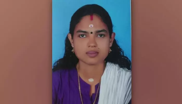 പാലോട് പടക്ക നിര്മ്മാണ ശാലയ്ക്ക് തീപിടിച്ച സംഭവം; ഗുരുതരമായി പരിക്കേറ്റ തൊഴിലാളി മരിച്ചു പാലോട് പടക്ക നിര്മ്മാണ ശാലയ്ക്ക് തീപിടിച്ച സംഭവം; ഗുരുതരമായി പരിക്കേറ്റ തൊഴിലാളി മരിച്ചു