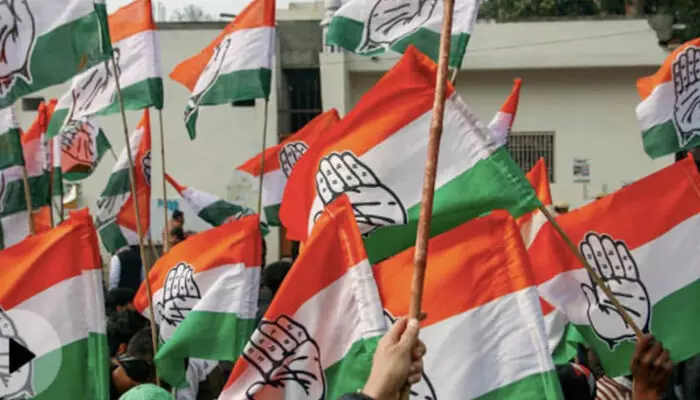 സ്ഥാനാര്ത്ഥിത്വം നിഷേധിച്ചതില് മനംനൊന്ത് വീണ്ടും ആത്മഹത്യ ശ്രമം; കോണ്ഗ്രസ് ബൂത്ത് പ്രസിഡന്റ് ജീവനൊടുക്കാന് ശ്രമിച്ചു സ്ഥാനാര്ത്ഥിത്വം നിഷേധിച്ചതില് മനംനൊന്ത് വീണ്ടും ആത്മഹത്യ ശ്രമം; കോണ്ഗ്രസ് ബൂത്ത് പ്രസിഡന്റ് ജീവനൊടുക്കാന് ശ്രമിച്ചു