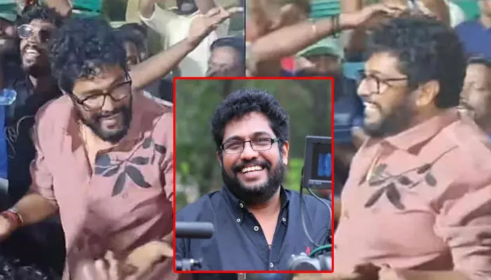 നരസിംഹത്തിലെ ഗാനത്തിന് ചുവടുവെച്ച് ഷാജി കൈലാസ്; ഒപ്പം ജോജു ജോർജും; സൂപ്പർ ഹിറ്റുകളുടെ രാജാവ് ഇത്ര സിംപിളായിരുന്നുവോയെന്ന് സോഷ്യൽ മീഡിയ; വൈറലായി വീഡിയോ നരസിംഹത്തിലെ ഗാനത്തിന് ചുവടുവെച്ച് ഷാജി കൈലാസ്; ഒപ്പം ജോജു ജോർജും; സൂപ്പർ ഹിറ്റുകളുടെ രാജാവ് ഇത്ര സിംപിളായിരുന്നുവോയെന്ന് സോഷ്യൽ മീഡിയ; വൈറലായി വീഡിയോ