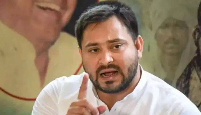 കുടുംബത്തില് കലഹം ഒരുവശത്ത്; ബിഹാറില് പ്രതിപക്ഷ നേതൃസ്ഥാനം ഉറപ്പിച്ച് തേജസ്വി യാദവ്; ആര്ജെഡി എംഎല്എമാരുടെ യോഗത്തില് തീരുമാനം കുടുംബത്തില് കലഹം ഒരുവശത്ത്; ബിഹാറില് പ്രതിപക്ഷ നേതൃസ്ഥാനം ഉറപ്പിച്ച് തേജസ്വി യാദവ്; ആര്ജെഡി എംഎല്എമാരുടെ യോഗത്തില് തീരുമാനം