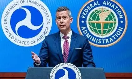 തിങ്കളാഴ്ച മുതല് വിമാന നിയന്ത്രണങ്ങള് പിന്വലിക്കുന്നു; വ്യോമ ഗതാഗത ജീവനക്കാര് ഡ്യൂട്ടിയില് തിങ്കളാഴ്ച മുതല് വിമാന നിയന്ത്രണങ്ങള് പിന്വലിക്കുന്നു; വ്യോമ ഗതാഗത ജീവനക്കാര് ഡ്യൂട്ടിയില്