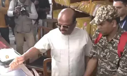 രാജ്ഭവനില്‍ ആയുധം സൂക്ഷിക്കുന്നെന്ന് തൃണമൂല്‍ എംപിയുടെ ആരോപണം; കൊല്‍ക്കത്ത പോലീസുമായി ചേര്‍ന്ന് തിരച്ചില്‍ നടത്തി ഗവര്‍ണര്‍ ആനന്ദ ബോസ്; ബംഗാളിലെ രാജ്ഭവനില്‍ നാടകീയ രംഗങ്ങള്‍