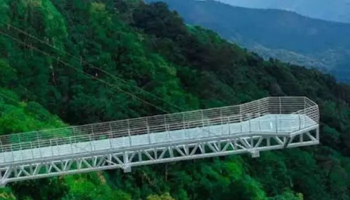 അറ്റകുറ്റപ്പണി; വാഗമണ് ഗ്ലാസ് ബ്രിഡ്ജ് നവംബര് 30 വരെ അടച്ചിടും അറ്റകുറ്റപ്പണി; വാഗമണ് ഗ്ലാസ് ബ്രിഡ്ജ് നവംബര് 30 വരെ അടച്ചിടും