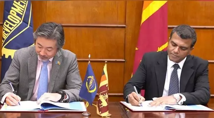 എഡിബി സഹായ കരാറില്‍ ഒപ്പുവെച്ച് ശ്രീലങ്ക; 300 മില്യണ്‍ ഡോളര്‍ വായ്പ ലഭിക്കും