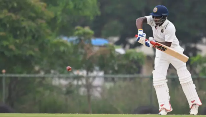 സെഞ്ചുറിക്ക് അരികെ അപരാജിതും സച്ചിന് ബേബിയും; കേരളം കൂറ്റന് ലീഡിലേക്ക്; രഞ്ജി ട്രോഫിയില് മധ്യപ്രദേശിനെതിരെ ജയപ്രതീക്ഷ സെഞ്ചുറിക്ക് അരികെ അപരാജിതും സച്ചിന് ബേബിയും; കേരളം കൂറ്റന് ലീഡിലേക്ക്; രഞ്ജി ട്രോഫിയില് മധ്യപ്രദേശിനെതിരെ ജയപ്രതീക്ഷ