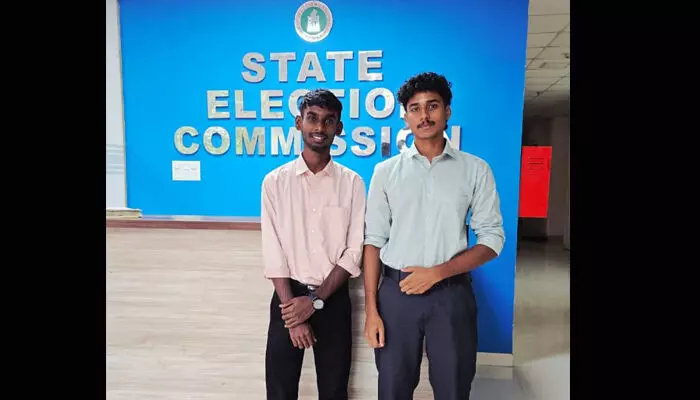 കന്നിവോട്ടിനു മുന്‍പായി ഇവിഎം ട്രാക്ക്; സോഫ്റ്റ് വെയര്‍ വികസിപ്പിച്ച് താരങ്ങളായി ബിടെക് വിദ്യാര്‍ത്ഥികള്‍; ഇവിഎമ്മുകളുടെ സ്ഥാനവും സ്ഥലവും തല്‍സമയം നിരീക്ഷിക്കാന്‍ സൗകര്യം; വിദ്യാര്‍ത്ഥികളെ അഭിനന്ദിച്ച് സംസ്ഥാന തിരഞ്ഞെടുപ്പ് കമ്മീഷണര്‍