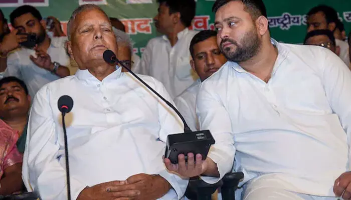 ആര്‍ജെഡിയുടെ തോല്‍വിയുടെ ഉത്തരവാദിത്വം ഏറ്റെടുക്കുന്നു; പ്രതിപക്ഷനേതാവാകാനില്ലെന്ന് തേജസ്വി; ലാലു നിര്‍ബന്ധിച്ചതോടെ മനംമാറ്റം