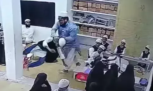 വിദ്യാര്‍ത്ഥികളെ പൊതിരെ തല്ലി; പിന്നാലെ വിദ്യാര്‍ത്ഥിയെ ഭിത്തിയിലേക്ക് വലിച്ചെറിഞ്ഞും മദ്രസ അധ്യാപകന്റെ ക്രൂരത: തമിഴ്‌നാട്ടിലെ തിരുപ്പത്തൂരില്‍ നടന്ന ക്രൂരതയില്‍ വന്‍ പ്രതിഷേധം