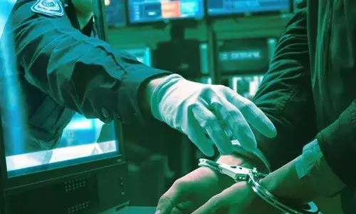 ആറു മാസം നീണ്ടു നിന്ന ഡിജിറ്റല് അറസ്റ്റ് തട്ടിപ്പ്; സോഫ്റ്റ്വെയര് എന്ജിനീയറായ 57 കാരിക്ക് നഷ്ടമായത് 32 കോടി രൂപ ആറു മാസം നീണ്ടു നിന്ന ഡിജിറ്റല് അറസ്റ്റ് തട്ടിപ്പ്; സോഫ്റ്റ്വെയര് എന്ജിനീയറായ 57 കാരിക്ക് നഷ്ടമായത് 32 കോടി രൂപ