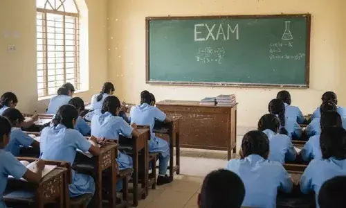 ക്രിസ്മസ് പരീക്ഷാ തദ്ദേശ തിരഞ്ഞെടുപ്പിന് ശേഷം; പരീക്ഷ ടൈം ടേബിള്‍ പ്രസിദ്ധീകരിച്ചു; സ്‌കൂളുകള്‍ ഡിസംബര്‍ 23-ന് അടയ്ക്കും; ഹയര്‍സെക്കണ്ടറി രണ്ട് ഘട്ടങ്ങളായി