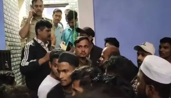 തണുപ്പില്‍ നിന്ന് രക്ഷനേടാനായി മുറിയില്‍ കല്‍ക്കരി കത്തിച്ചു; കര്‍ണാടകയിലെ ബെലഗാവിയില്‍ മൂന്നു യുവാക്കള്‍ ശ്വാസം മുട്ടി മരിച്ചു