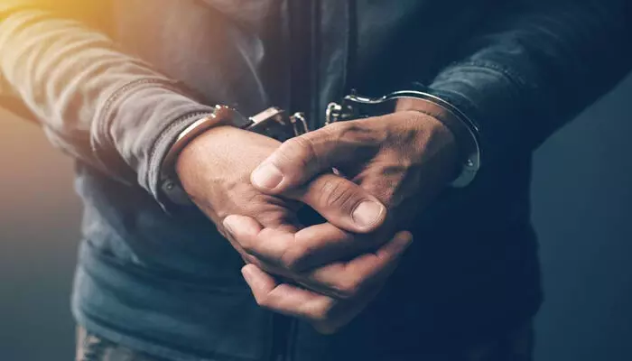 അനുജത്തിക്കൊപ്പം ഉറങ്ങാന്‍കിടന്ന പതിനാലുകാരിയെ പീഡിപ്പിച്ചു; പശ്ചിമബംഗാള്‍ സ്വദേശികളായ രണ്ടുപേര്‍ അറസ്റ്റില്‍