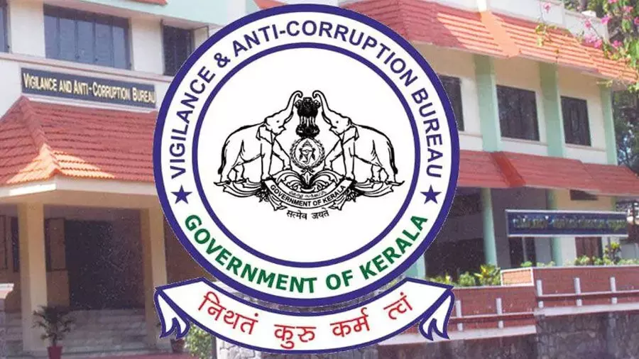 ഓപ്പറേഷന് ബ്ലാക്ക് ബോര്ഡ്: പൊതുവിദ്യാഭ്യാസവകുപ്പിന് കീഴില് വരുന്ന വിവിധ ഓഫീസുകളില് വിജിലന്സ് മിന്നല് പരിശോധന ഓപ്പറേഷന് ബ്ലാക്ക് ബോര്ഡ്: പൊതുവിദ്യാഭ്യാസവകുപ്പിന് കീഴില് വരുന്ന വിവിധ ഓഫീസുകളില് വിജിലന്സ് മിന്നല് പരിശോധന