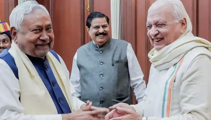 ചരിത്രവിജയത്തിന് പിന്നാലെ ചരിത്രത്തിലേക്ക് മുന്നേറാന്‍ നിതീഷ് കുമാര്‍;  പത്താം തവണ ബിഹാര്‍ മുഖ്യമന്ത്രിയായി നാളെ സത്യപ്രതിജ്ഞ ചെയ്യും; എന്‍ഡിഎ നേതാവായി തിരഞ്ഞെടുത്തു;  സാമ്രാട്ട് ചൗധരിയും വിജയ് സിന്‍ഹയും ഉപമുഖ്യമന്ത്രിമാരെന്ന് സൂചന;  പ്രധാനമന്ത്രിയും ബിജെപി മുഖ്യമന്ത്രിമാരും ചടങ്ങിനെത്തും