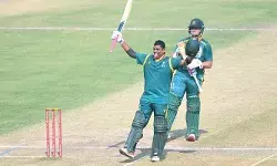 പൊരുതിയത് ഇഷാൻ കിഷനും ആയുഷ് ബദോനിയും; അവസാന മത്സരത്തിൽ ഇന്ത്യ എയെ വീഴ്ത്തിയത് 73 റൺസിന്; ഏകദിന പരമ്പരയിൽ ദക്ഷിണാഫ്രിക്കയ്ക്ക് ആശ്വാസ ജയം; നക്ബയോംസി പീറ്ററിന് നാല് വിക്കറ്റ്