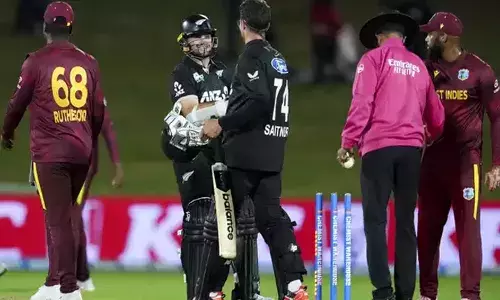 ഷായ് ഹോപ്പിൻ്റെ സെഞ്ചുറി പാഴായി; നേപ്പിയറിൽ തകർത്താടി ഡെവോൺ കോൺവെ, രചിൻ രവീന്ദ്ര സഖ്യം; നതാന്‍ സ്മിത്തിന് നാല് വിക്കറ്റ്; വെസ്റ്റ് ഇൻഡീസിനെതിരെ ഏകദിന പരമ്പര നേടി ന്യൂസിലൻഡ്