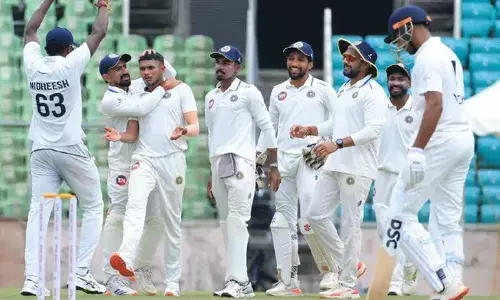 പ്രതിരോധ കോട്ടയായി ആര്യന്‍ പാണ്ഡെയും കുമാര്‍ കാര്‍ത്തികേയയും; എട്ട് വിക്കറ്റ് എറിഞ്ഞിട്ടിട്ടും മധ്യപ്രദേശിനെ വീഴ്ത്താനായില്ല;  രഞ്ജി ത്രില്ലറില്‍ കേരളത്തിന് സമനില മാത്രം