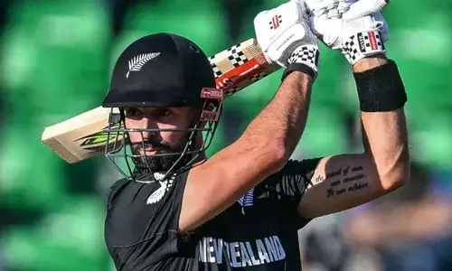 ഐ.സി.സി ഏകദിന റാങ്കിങ്: ചരിത്രനേട്ടം കുറിച്ച് കീവീസ് താരം; രോഹിത് ശർമയെ പിന്തള്ളി ഡാരിൽ മിച്ചൽ ലോക ഒന്നാം നമ്പർ ബാറ്റർ; ഗ്ലെൻ ടേണറിന് ശേഷം ഒന്നാമതെത്തുന്ന രണ്ടാമത്തെ ന്യൂസിലൻഡ് താരം