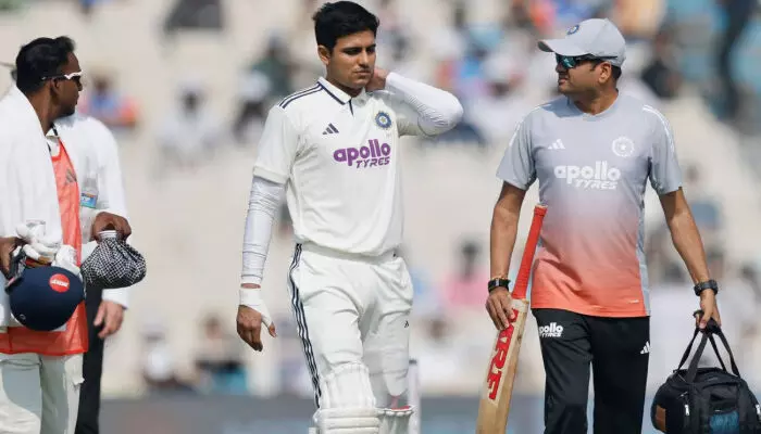 രണ്ടാം ടെസ്റ്റിന് മുമ്പ് ഇന്ത്യക്ക് കനത്ത തിരിച്ചടി; പരിക്കേറ്റ ശുഭ്മാന് ഗില് കളിക്കില്ല; ഋഷഭ് പന്ത് നയിക്കും; സായ് സുദര്ശന് കളിച്ചേക്കും; ഏകദിനത്തിലും ഗില്ലിന് വിശ്രമം; റിസ്കെടുക്കേണ്ടെന്ന് ടീം അധികൃതര് രണ്ടാം ടെസ്റ്റിന് മുമ്പ് ഇന്ത്യക്ക് കനത്ത തിരിച്ചടി; പരിക്കേറ്റ ശുഭ്മാന് ഗില് കളിക്കില്ല; ഋഷഭ് പന്ത് നയിക്കും; സായ് സുദര്ശന് കളിച്ചേക്കും; ഏകദിനത്തിലും ഗില്ലിന് വിശ്രമം; റിസ്കെടുക്കേണ്ടെന്ന് ടീം അധികൃതര്