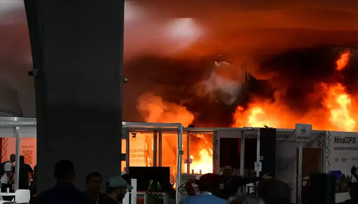 കാലാവസ്ഥ ഉച്ചകോടിക്കിടെ വേദിയില്‍ വന്‍ തീപിടുത്തം;ആയിരത്തിലേറെ പ്രതിനിധികളെ ഒളിപ്പിച്ചു; തീ നിയന്ത്രണ വിധേയമാക്കിയതായി റിപ്പോര്‍ട്ട്: ഇന്ത്യന്‍ പ്രതിനിധികള്‍ സുരക്ഷിതര്‍