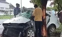 കനത്ത മഴയില്‍ ഡോക്ടര്‍മാര്‍ സഞ്ചരിച്ച കാര്‍ മരത്തിലിടിച്ച് അപകടം; മൂന്നു പേര്‍ക്ക് ദാരുണാന്ത്യം: രണ്ടു പേരുടെ നില ഗുരുതരം