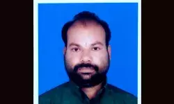 വിവാഹ പന്തല് കെട്ടുന്നതിനിടയില് ഷോക്കേറ്റ് തൊഴിലാളി മരിച്ചു വിവാഹ പന്തല് കെട്ടുന്നതിനിടയില് ഷോക്കേറ്റ് തൊഴിലാളി മരിച്ചു