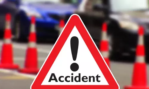 കൊടകരയില്‍ പുലര്‍ച്ചെ കെഎസ്ആര്‍ടിസി ബസും കണ്ടെയ്‌നര്‍ ലോറിയും കൂട്ടിയിടിച്ച് അപകടം; 12 പേര്‍ക്ക് പരിക്ക്