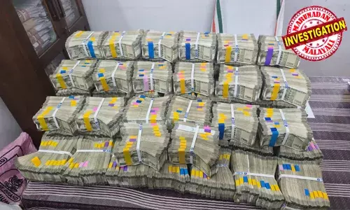 കാറില്‍ രഹസ്യ അറകള്‍ ഉണ്ടാക്കി സീറ്റുകള്‍ക്ക് താഴെ സ്റ്റീല്‍ ബോക്‌സുകള്‍ വെല്‍ഡ് ചെയ്ത് പിടിപ്പിച്ച നിലയില്‍; രഹസ്യ അറകള്‍ അഴിച്ചുമാറ്റിയപ്പോള്‍, 630 കെട്ടുകളിലായി 3.15 കോടി; വന്‍കള്ളപ്പണ വേട്ട മാനന്തവാടിയില്‍; അന്തര്‍ സംസ്ഥാന റാക്കറ്റിനെ തകര്‍ത്ത് കോഴിക്കോട് കസ്റ്റംസ്; മൂന്നു വടകര സ്വദേശികള്‍ പിടിയില്‍