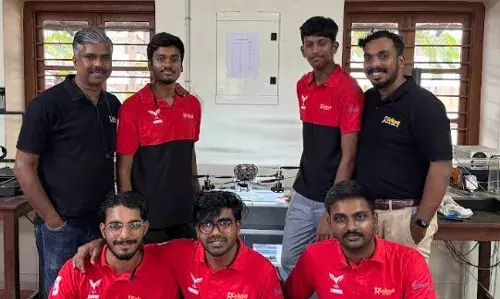 ദുരന്തനിവാരണത്തിന് ഓട്ടോണമസ് ഡ്രോണ് വികസിപ്പിച്ച എന്.ഐ.ടി. കാലിക്കറ്റിലെ വിദ്യാര്ഥികള് ദുരന്തനിവാരണത്തിന് ഓട്ടോണമസ് ഡ്രോണ് വികസിപ്പിച്ച എന്.ഐ.ടി. കാലിക്കറ്റിലെ വിദ്യാര്ഥികള്