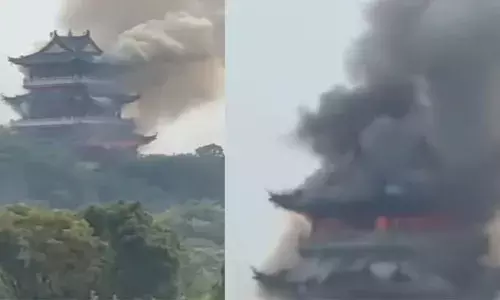 ദൂരെ നിന്ന് നോക്കുമ്പോൾ ഒരു ഭീമൻ കാസ്റ്റിൽ കത്തി ചാമ്പലാകുന്ന കാഴ്ച; പുണ്യ പ്രസിദ്ധമായ തങ്ങളുടെ ക്ഷേത്രം തീഗോളമാകുന്നത് കണ്ട് പലരുടെയും കണ്ണ് നിറഞ്ഞു; വന്നുകയറിയ ആ ഒരാൾ കാരണം സംഭവിച്ചത് ദൂരെ നിന്ന് നോക്കുമ്പോൾ ഒരു ഭീമൻ കാസ്റ്റിൽ കത്തി ചാമ്പലാകുന്ന കാഴ്ച; പുണ്യ പ്രസിദ്ധമായ തങ്ങളുടെ ക്ഷേത്രം തീഗോളമാകുന്നത് കണ്ട് പലരുടെയും കണ്ണ് നിറഞ്ഞു; വന്നുകയറിയ ആ ഒരാൾ കാരണം സംഭവിച്ചത്